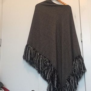 Top shop gray and black poncho %100 acrylic